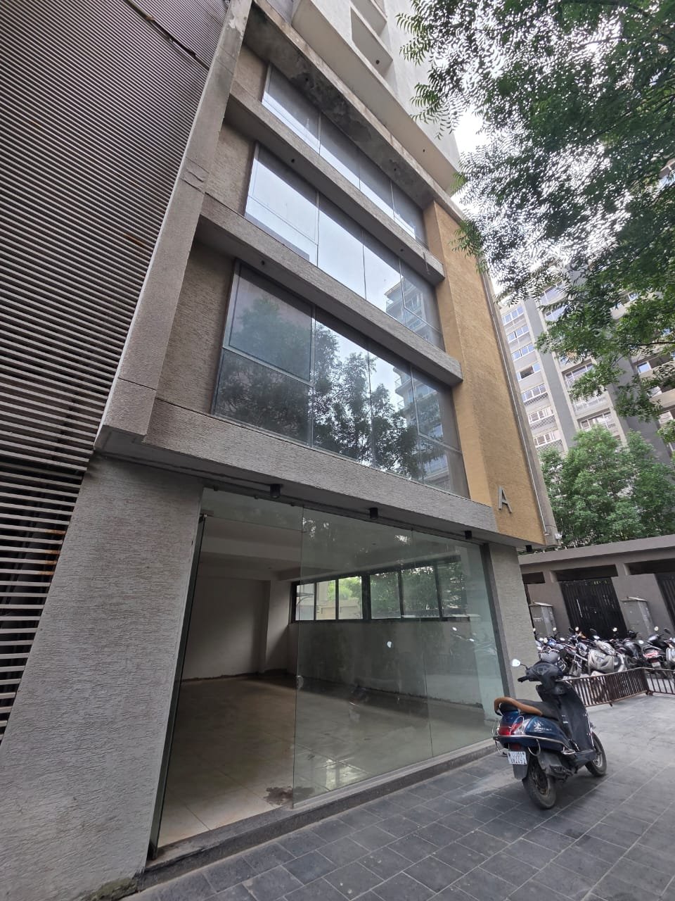 12300 Sq.Ft Office for Lease at Rajpath Rangoli Road
